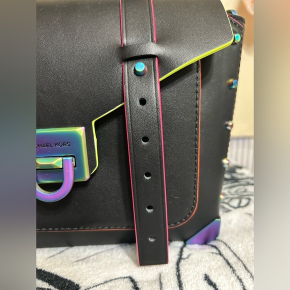 Manhattan Medium Contrast-Trim Leather Satchel - Picture 3 of 14